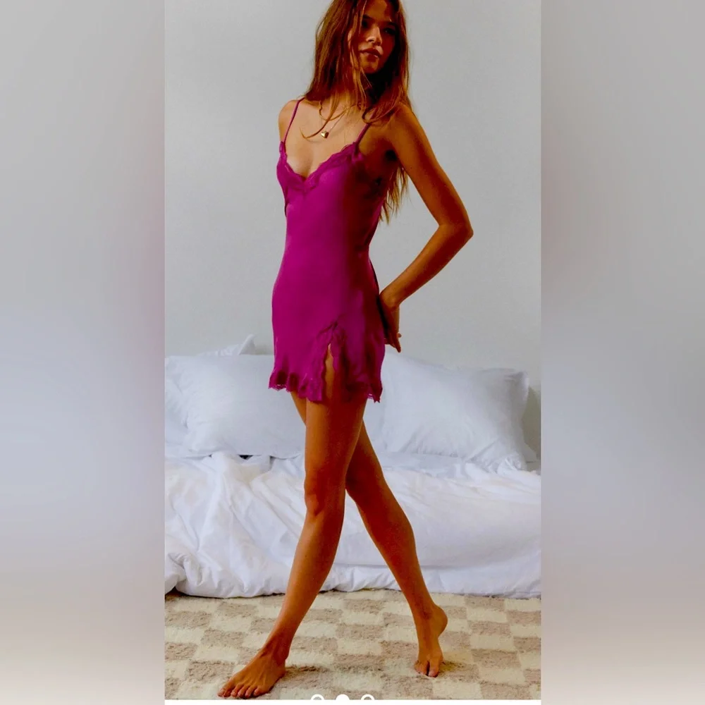 💕💕 Urban Outfitters Out From Under NWT Mauve Slip Dress Size Small - Picture 4 of 7
